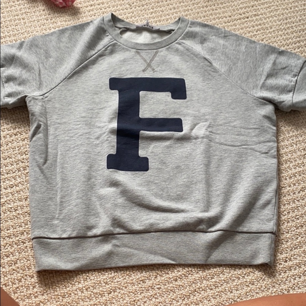 Short sleeved sweatshirt